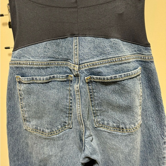 NWT Old Navy
Maternity Jeans Women's Size 6, Front Low Panel - Picture 8 of 13